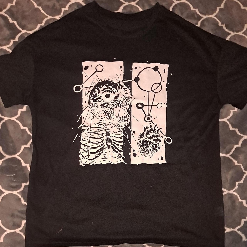 SHEIN Black Graphic Short Sleeve Tee